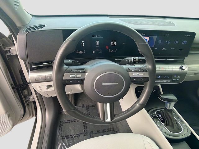 Certified 2025 Hyundai Kona SEL FWD image 11