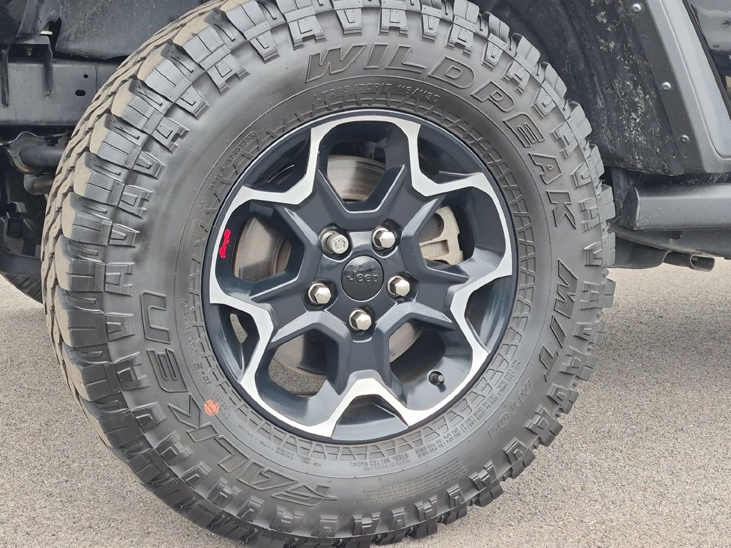 Used 2023 Jeep Wrangler Unlimited Rubicon w/ Dual Top Group AWD/4WD image 24