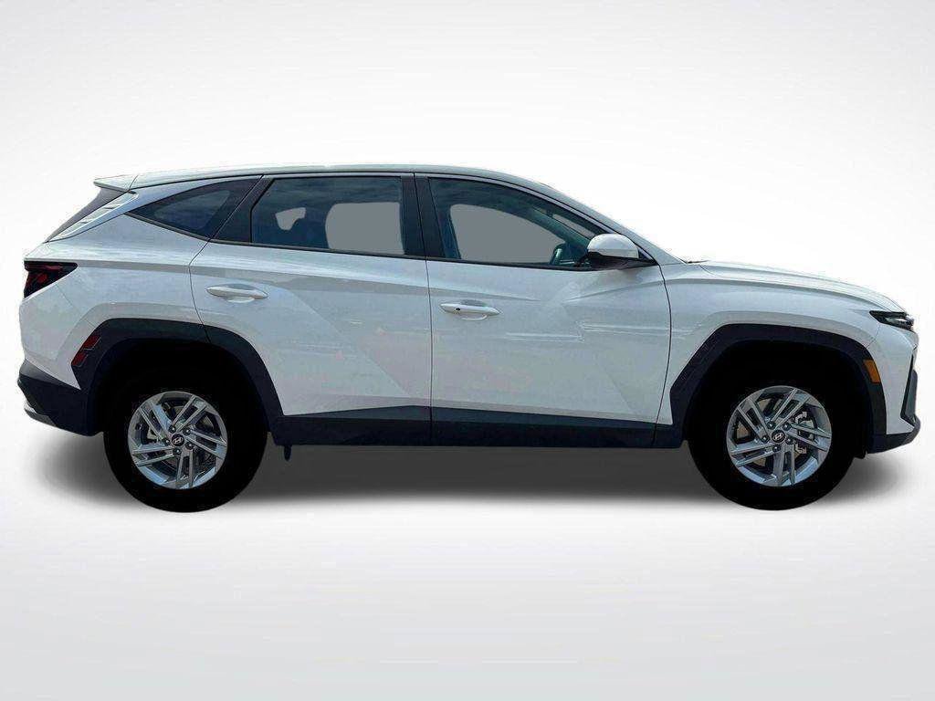 New 2025 Hyundai Tucson SE AWD/4WD image 9