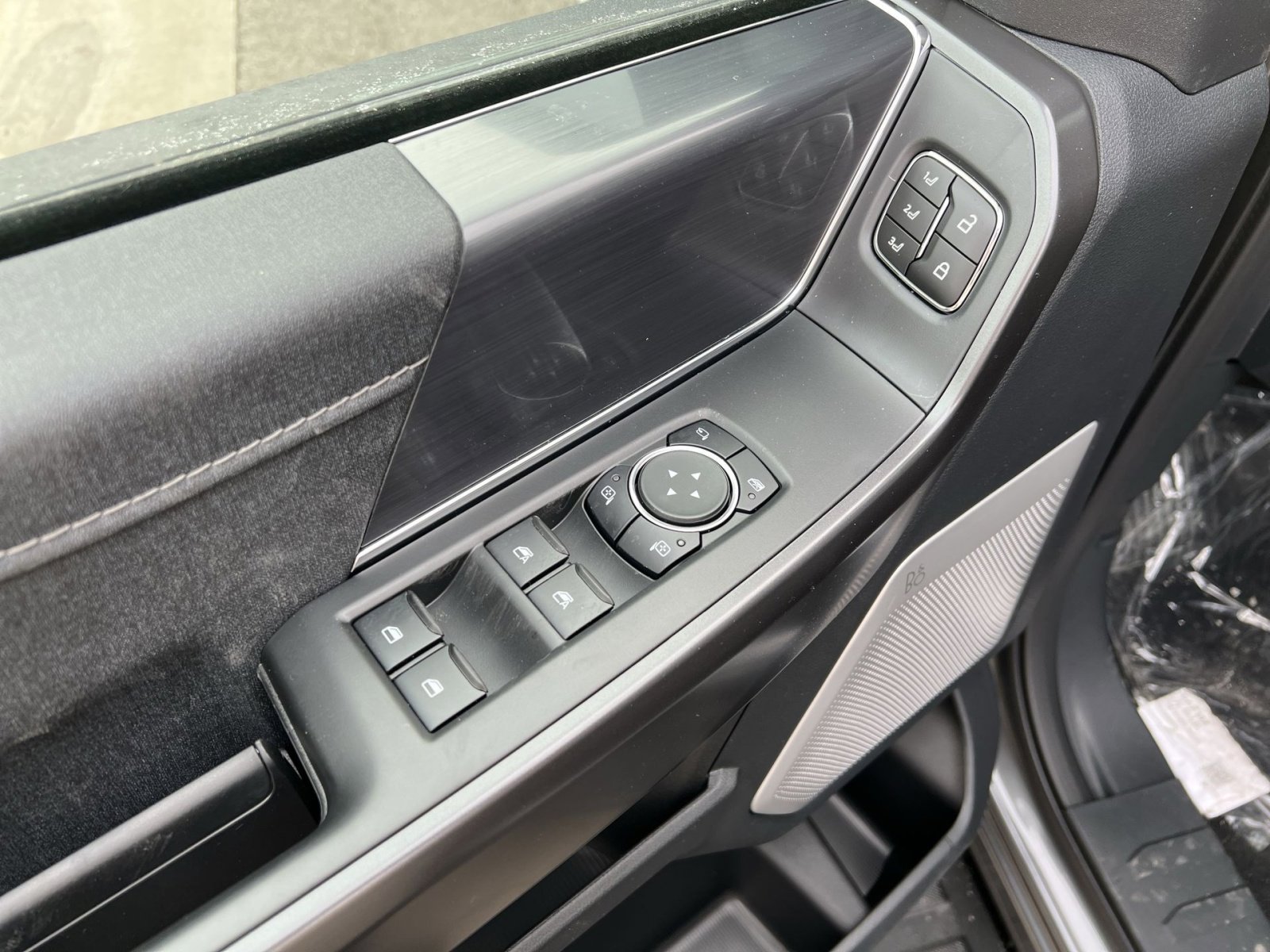 New 2026 Ford F150 Lariat w/ Equipment Group 502A High image 15