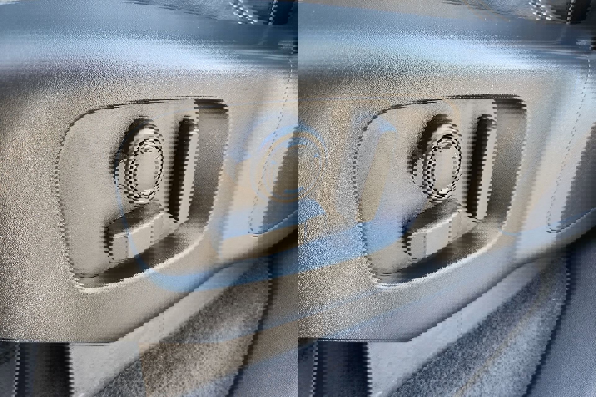 Used 2019 Land Rover Discovery HSE image 14