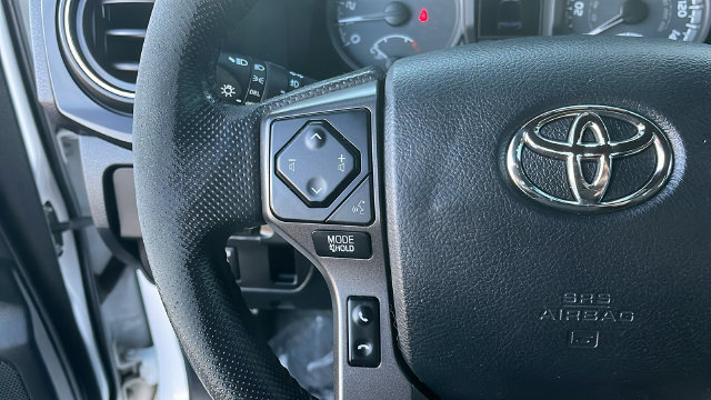Used 2016 Toyota Tacoma TRD Off-Road w/ Towing Package AWD/4WD image 9