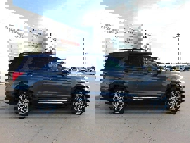 Used 2020 Ford Explorer XLT w/ Equipment Group 202A image 29
