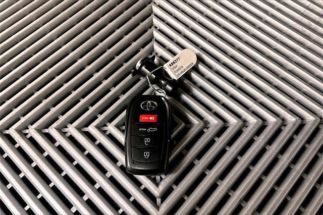 Used 2024 Toyota Grand Highlander Platinum image 10