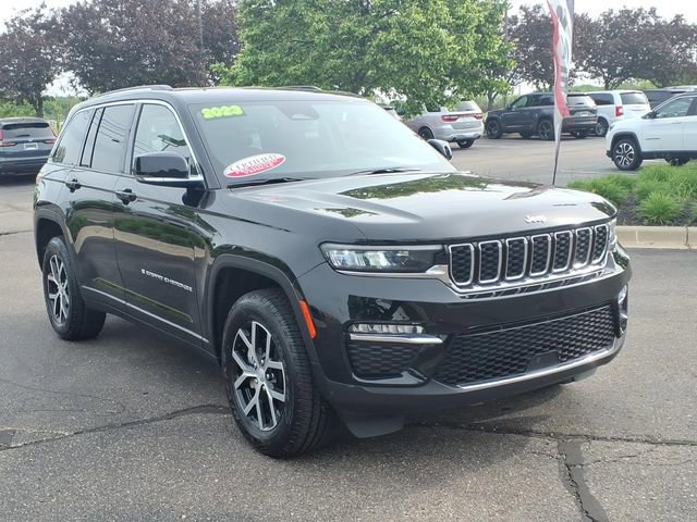 Certified 2023 Jeep Grand Cherokee Limited AWD/4WD image 3