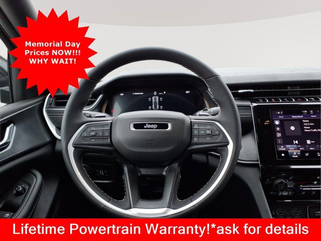 New 2025 Jeep Grand Cherokee 4WD image 11