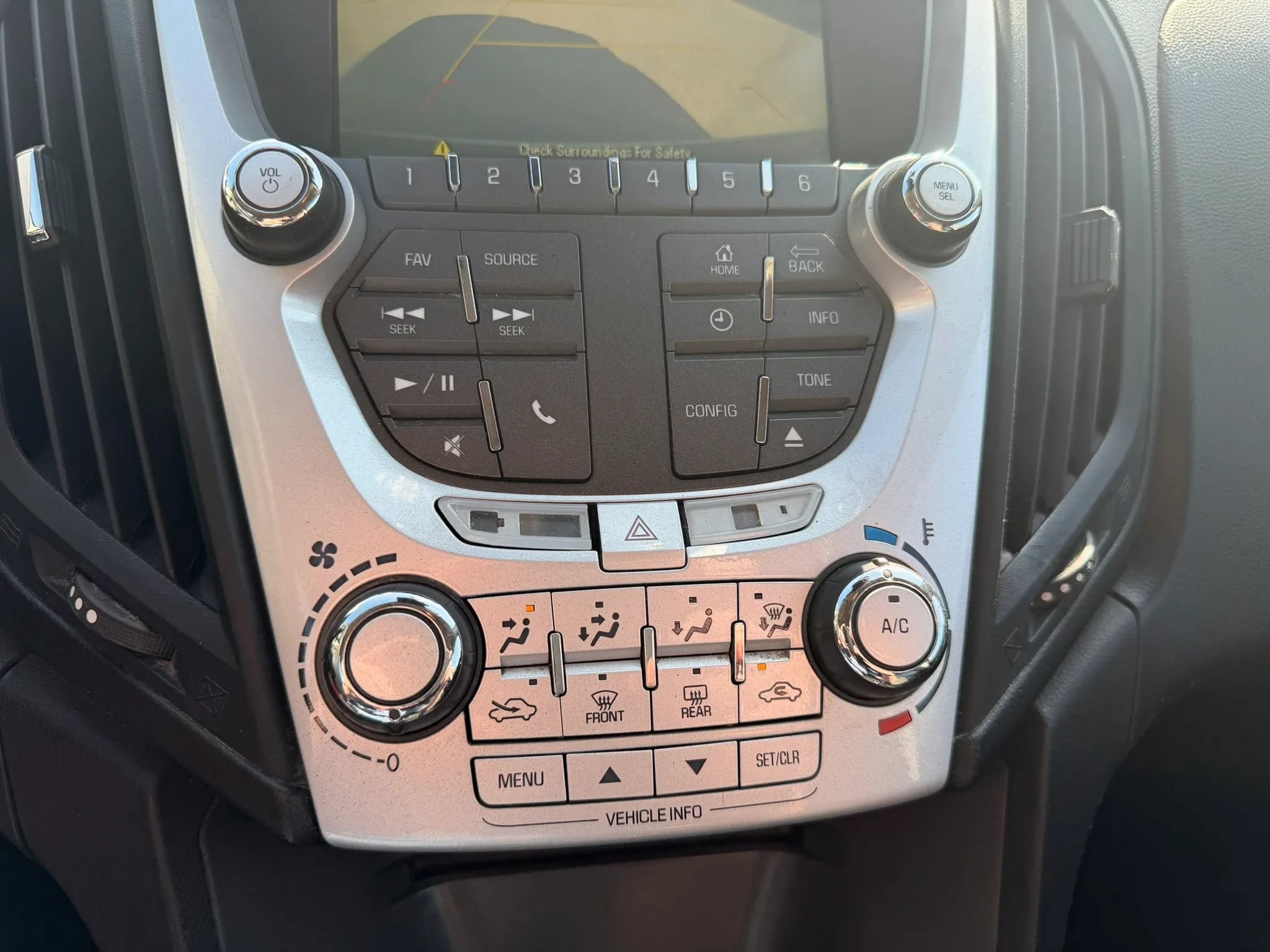 Used 2015 Chevrolet Equinox LT w/ Driver Convenience Package FWD image 17