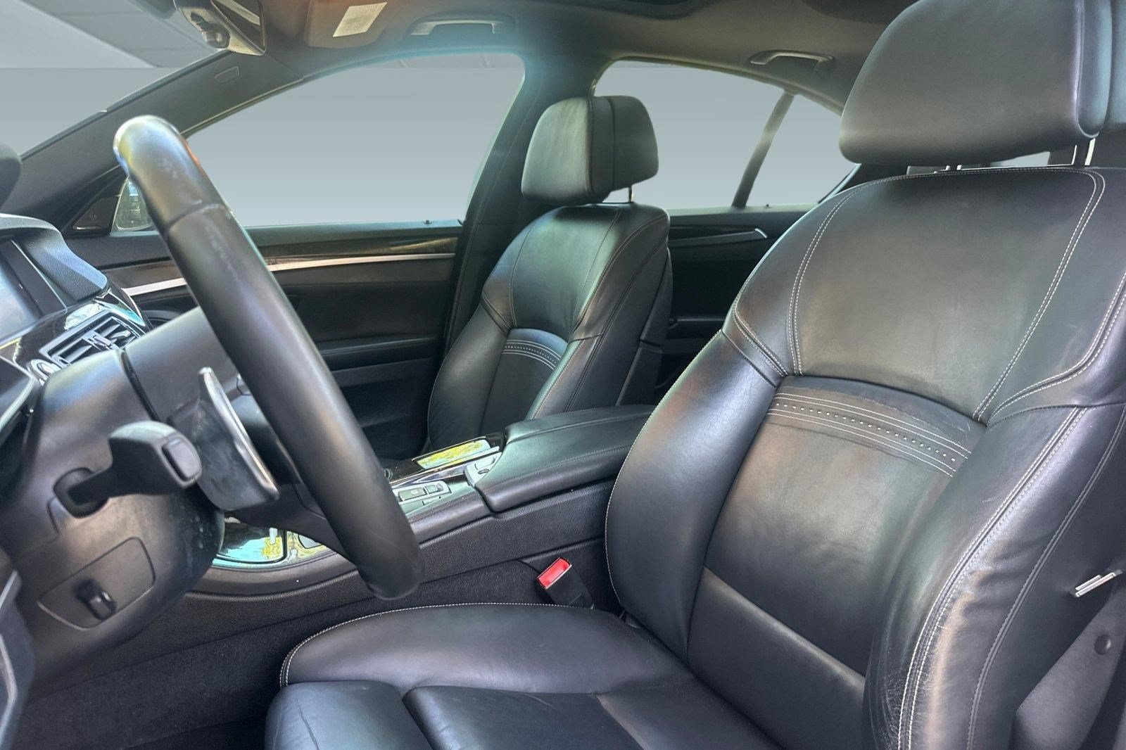 Used 2016 BMW 535i Sedan RWD image 25