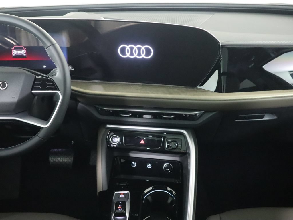 Used 2025 Audi Q5 Premium w/ Premium Plus AWD/4WD image 15