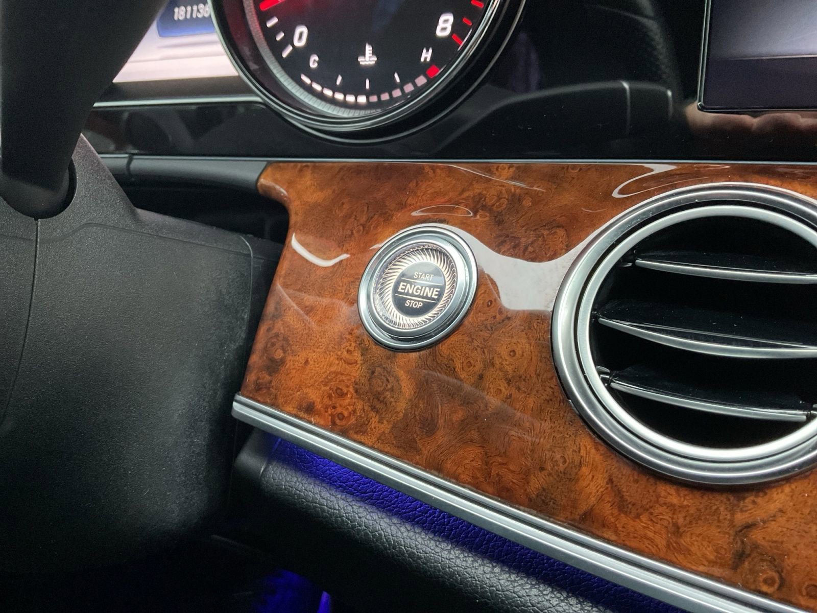 Used 2018 Mercedes-Benz E 300 4MATIC image 23