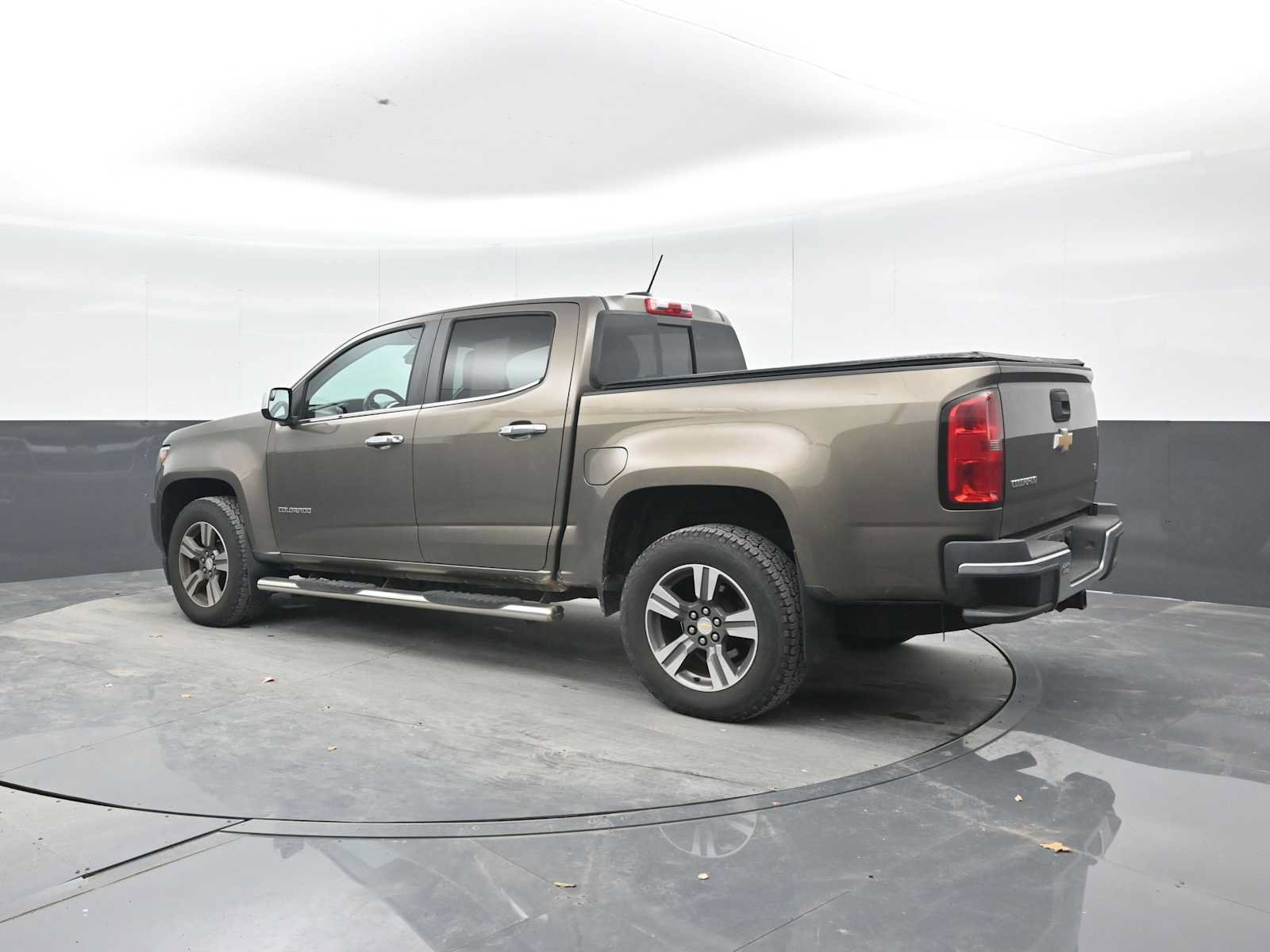 Used 2016 Chevrolet Colorado LT w/ Luxury Package, Chrome AWD/4WD image 2