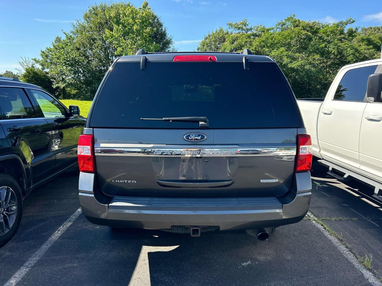 Used 2016 Ford Expedition Limited w/ Equipment Group 301A AWD/4WD image 3