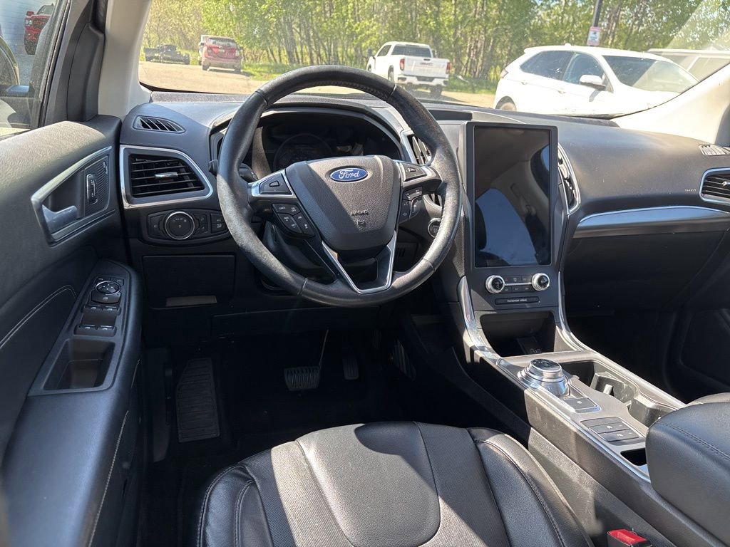 Used 2022 Ford Edge Titanium w/ Equipment Group 301A AWD/4WD image 21