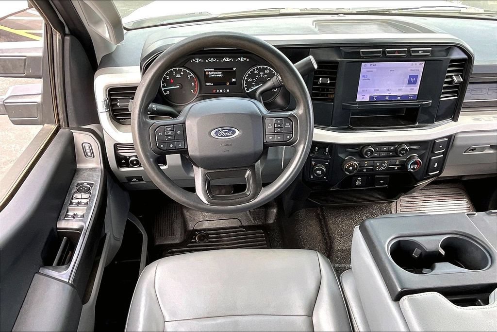 Used 2023 Ford F250 XL w/ XL Off-Road Package AWD/4WD image 4