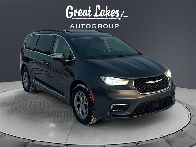 Used 2023 Chrysler Pacifica Limited image 7