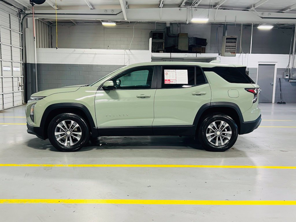 Used 2026 Chevrolet Equinox LT FWD image 15