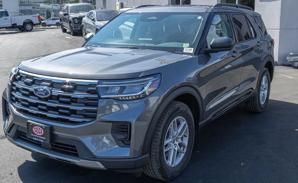 New 2026 Ford Explorer Active AWD/4WD image 2
