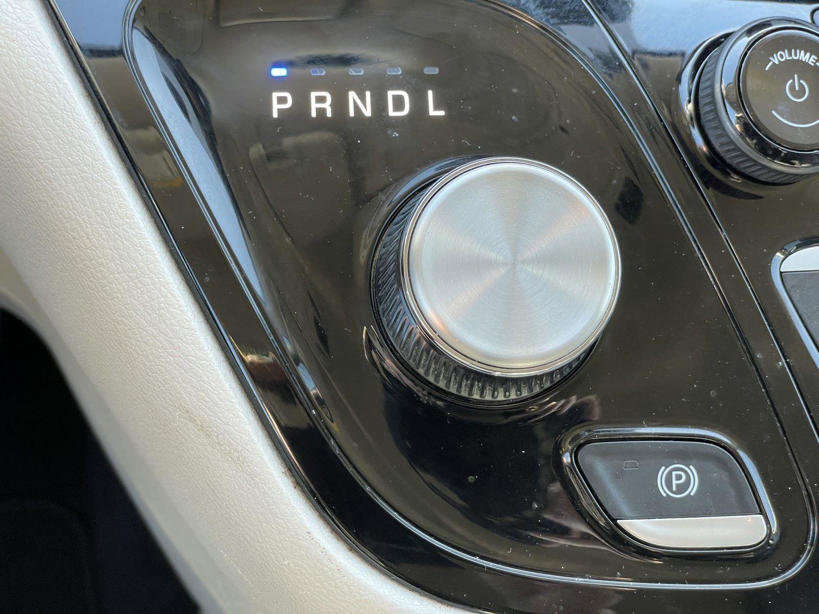 Used 2023 Chrysler Pacifica Touring-L image 25