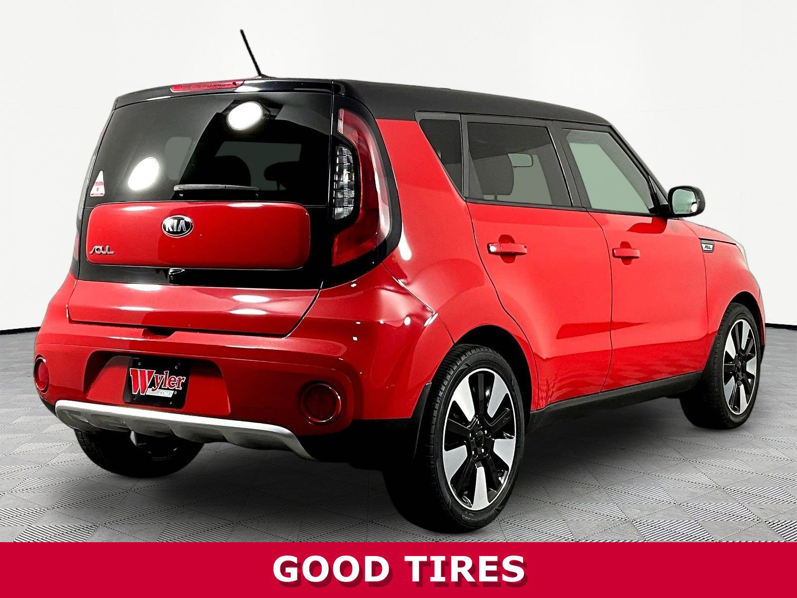 Used 2017 Kia Soul + w/ Designer's Package FWD image 6