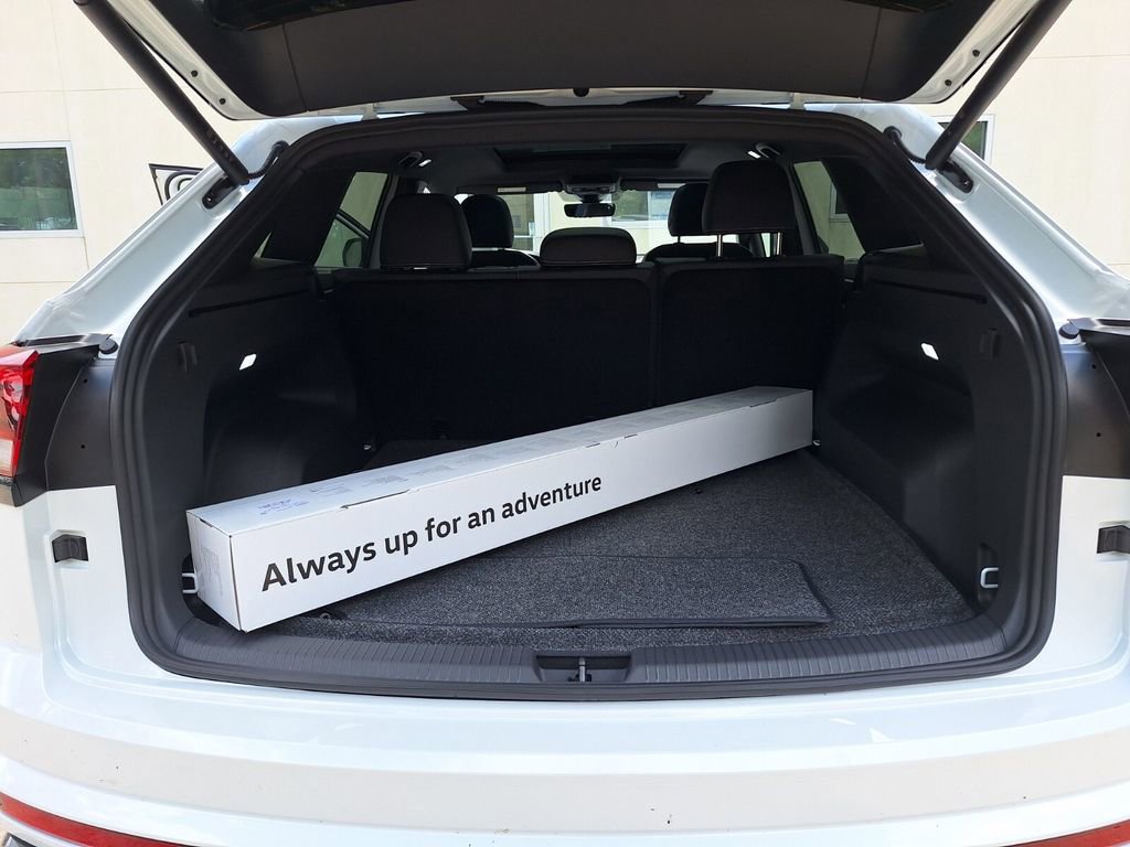 New 2026 Volkswagen Atlas Cross Sport SEL R-Line image 15