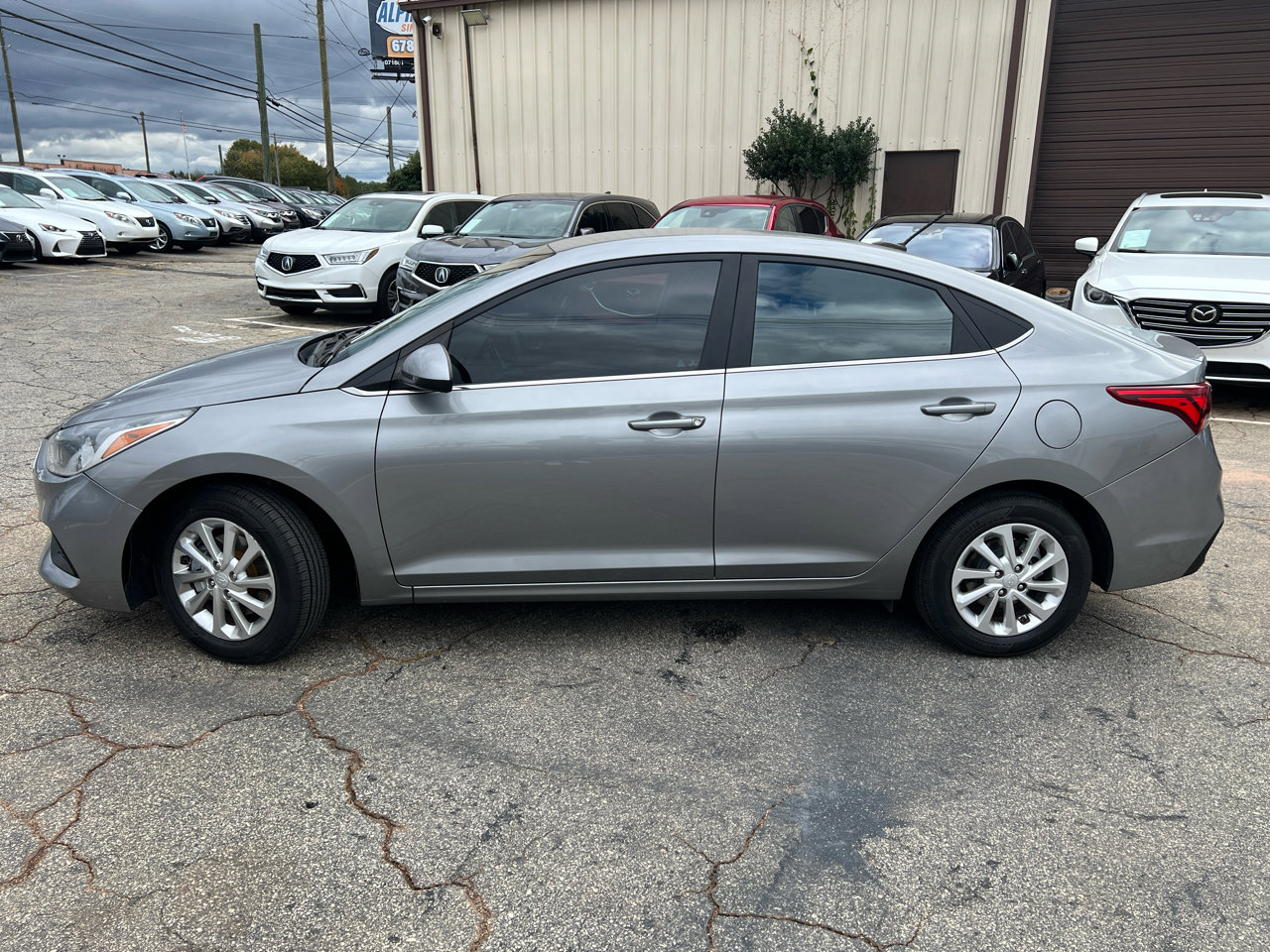 Used 2022 Hyundai Accent SEL image 3