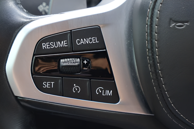 Used 2022 BMW X6 xDrive40i w/ Executive Package AWD/4WD image 24