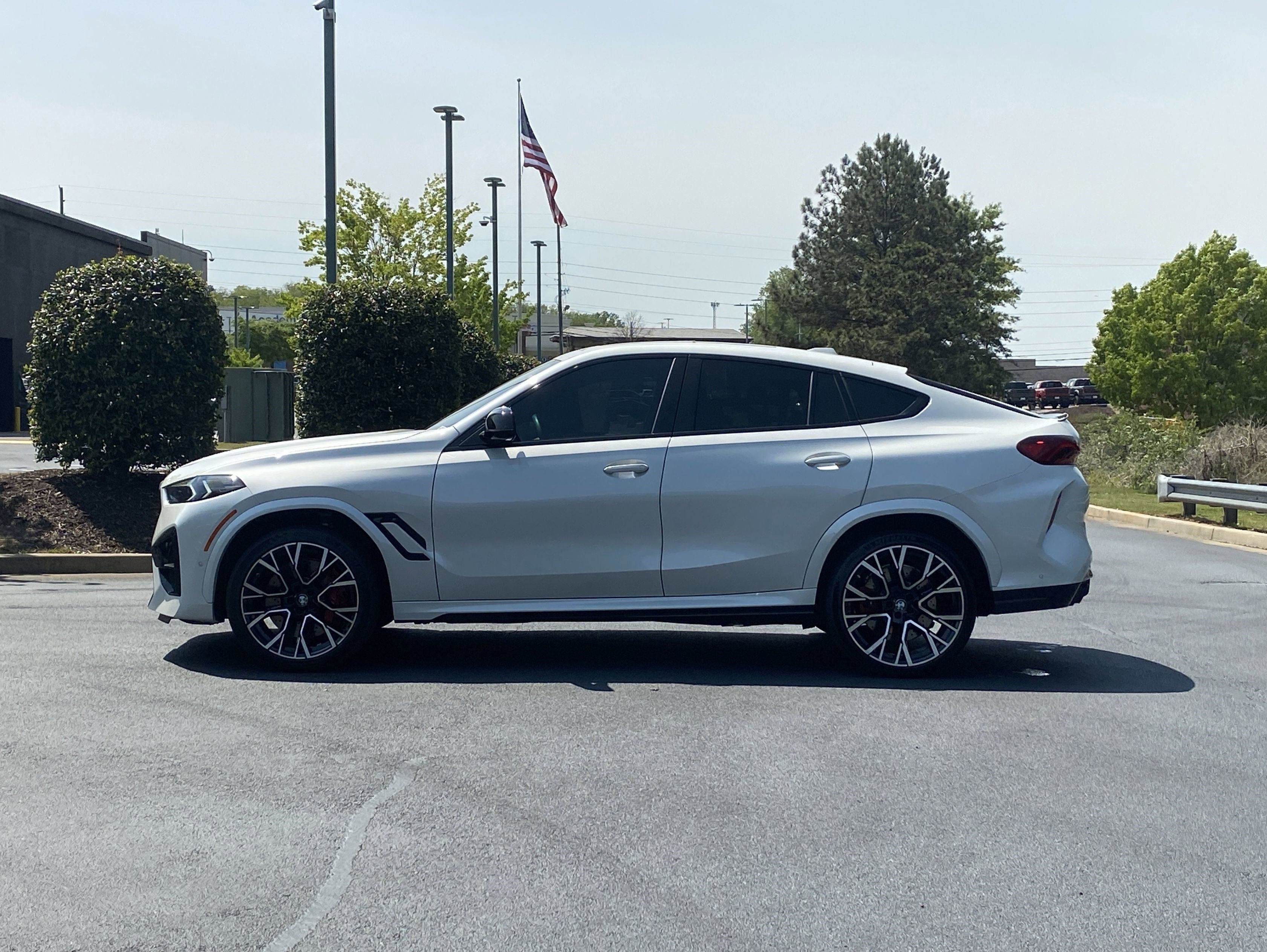 Used 2025 BMW X6 M Competition w/ Executive Package image 13