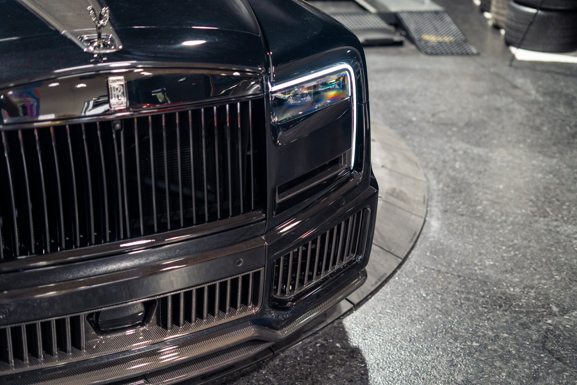 Used 2022 Rolls-Royce Cullinan Black Badge w/ Dark Exterior Package AWD/4WD image 6