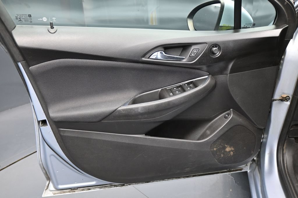 Used 2017 Chevrolet Cruze LS FWD image 10