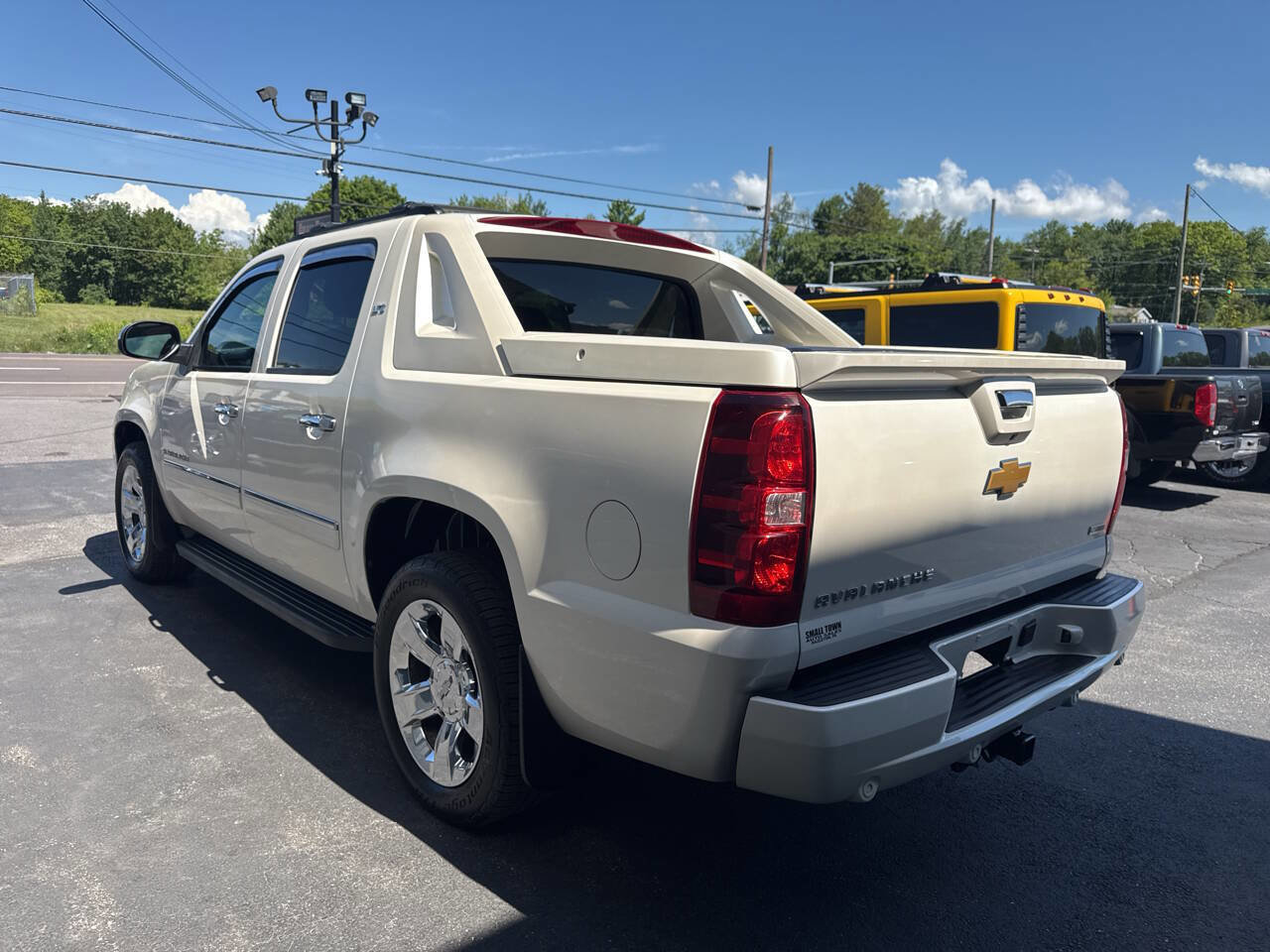 Used 2012 Chevrolet Avalanche LTZ AWD/4WD image 7