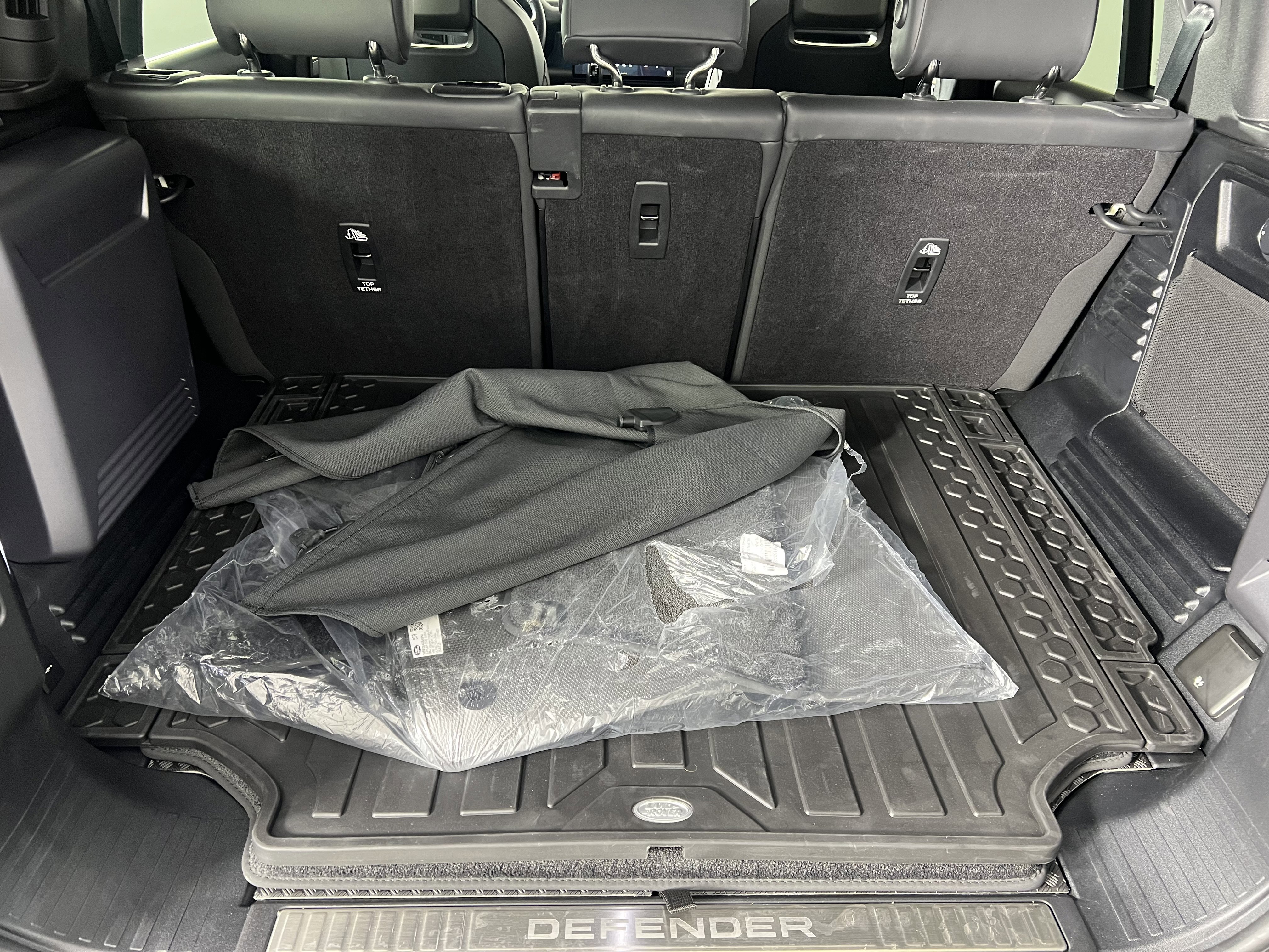 Used 2026 Land Rover Defender 110 OCTA image 22