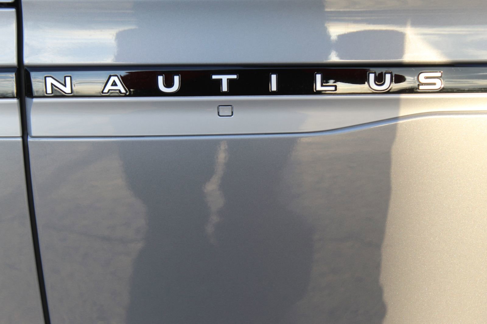 Used 2024 Lincoln Nautilus Premier w/ Equipment Group 102A image 3