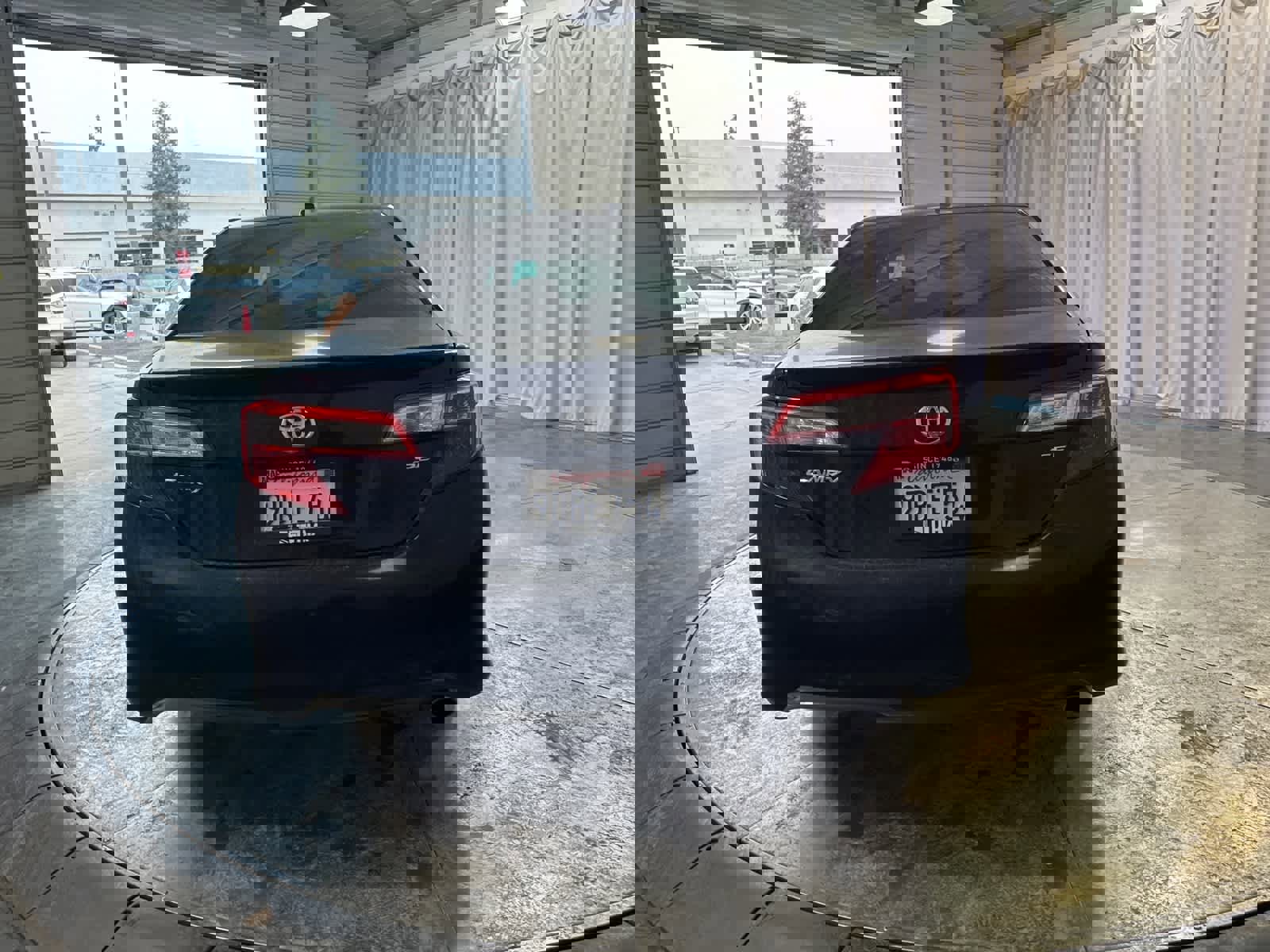 Used 2014 Toyota Camry SE image 5