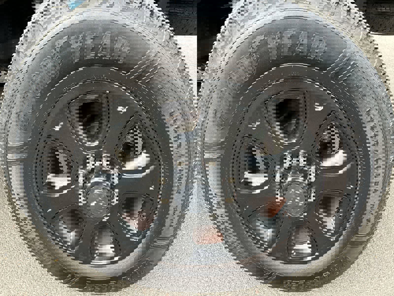 Certified 2018 RAM 2500 Big Horn w/ Sport Appearance Group image 4