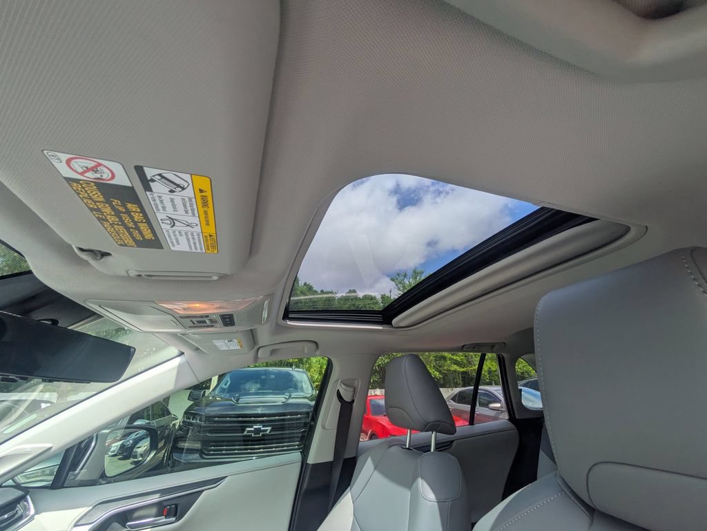 Used 2020 Toyota RAV4 Limited FWD image 40