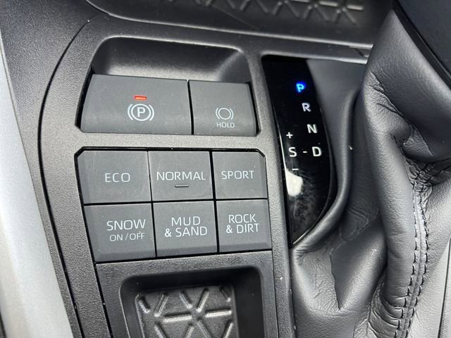 Used 2025 Toyota RAV4 XLE image 20