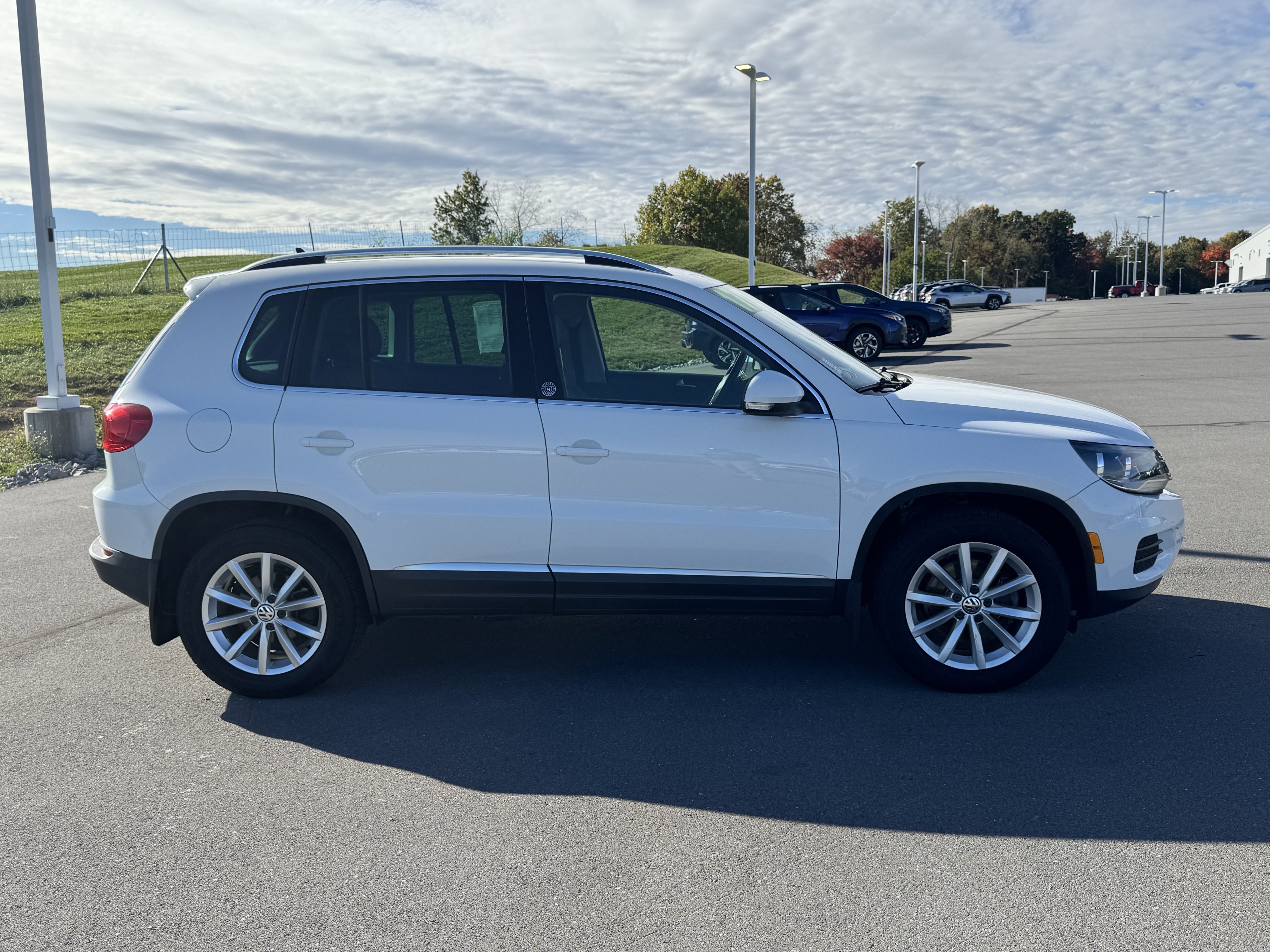 Used 2017 Volkswagen Tiguan Wolfsburg Edition AWD/4WD image 2