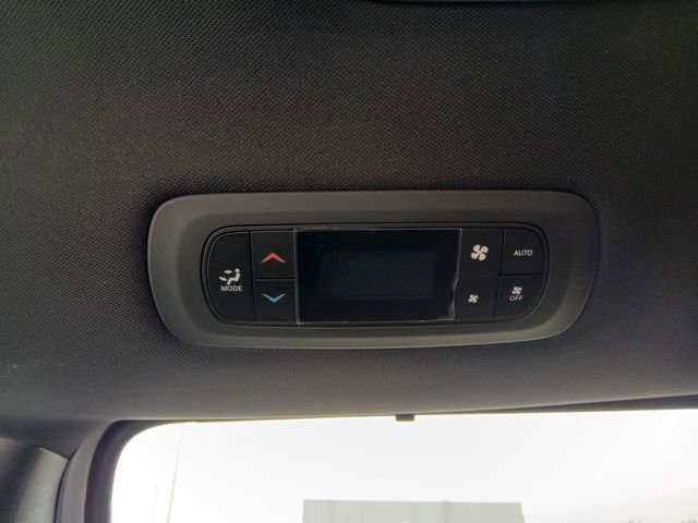 Used 2026 Chrysler Pacifica Select FWD image 25
