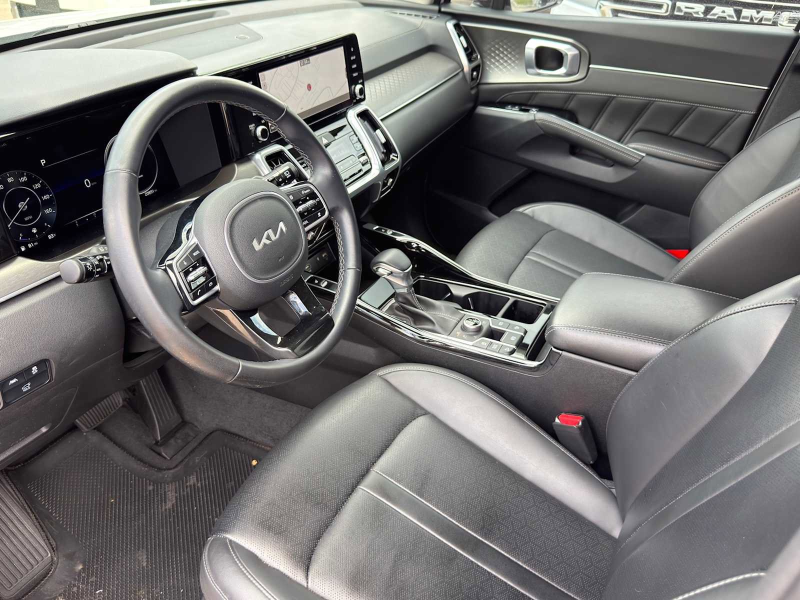 Certified 2023 Kia Sorento SX image 9