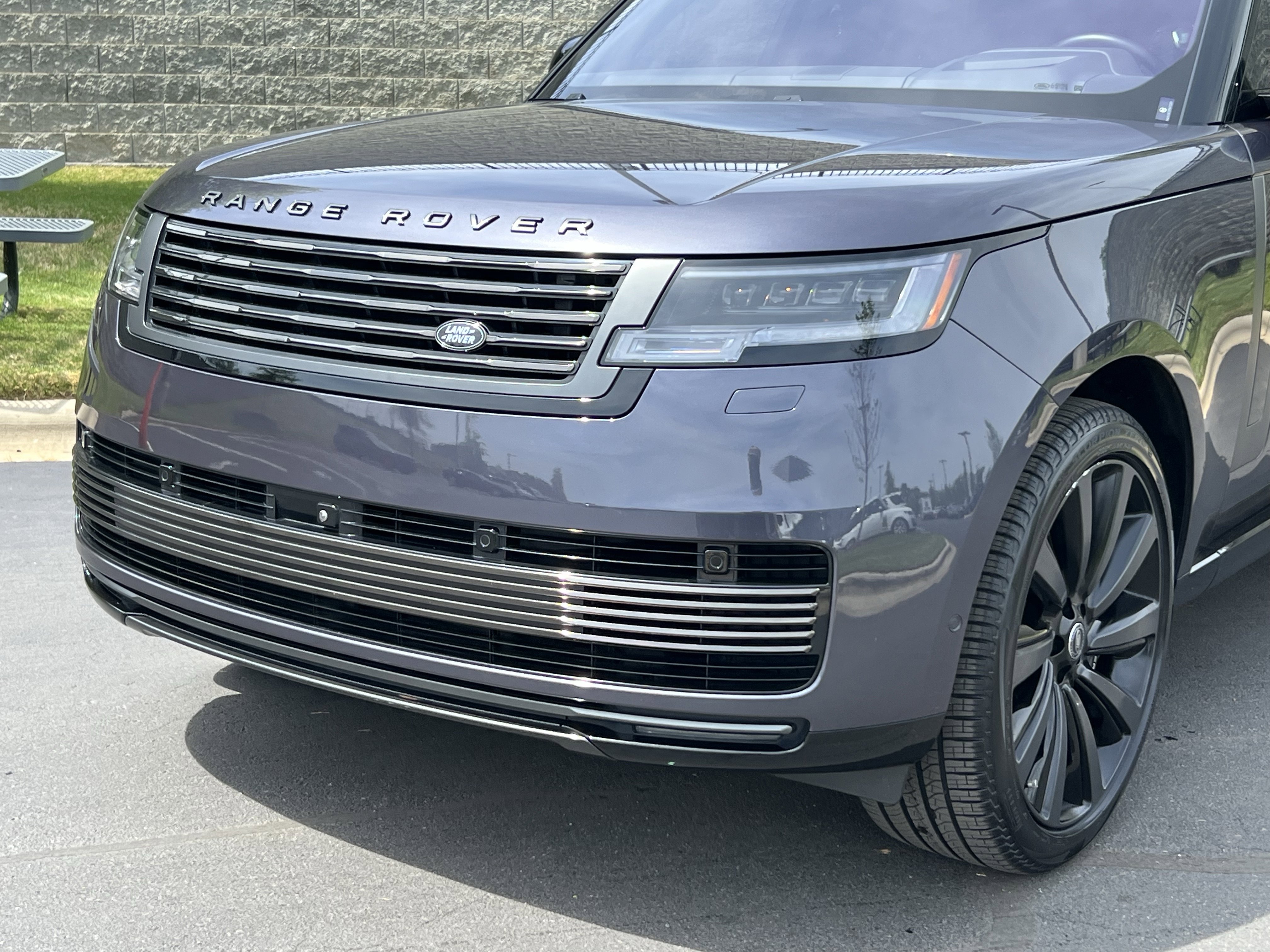 Certified 2023 Land Rover Range Rover SV image 11