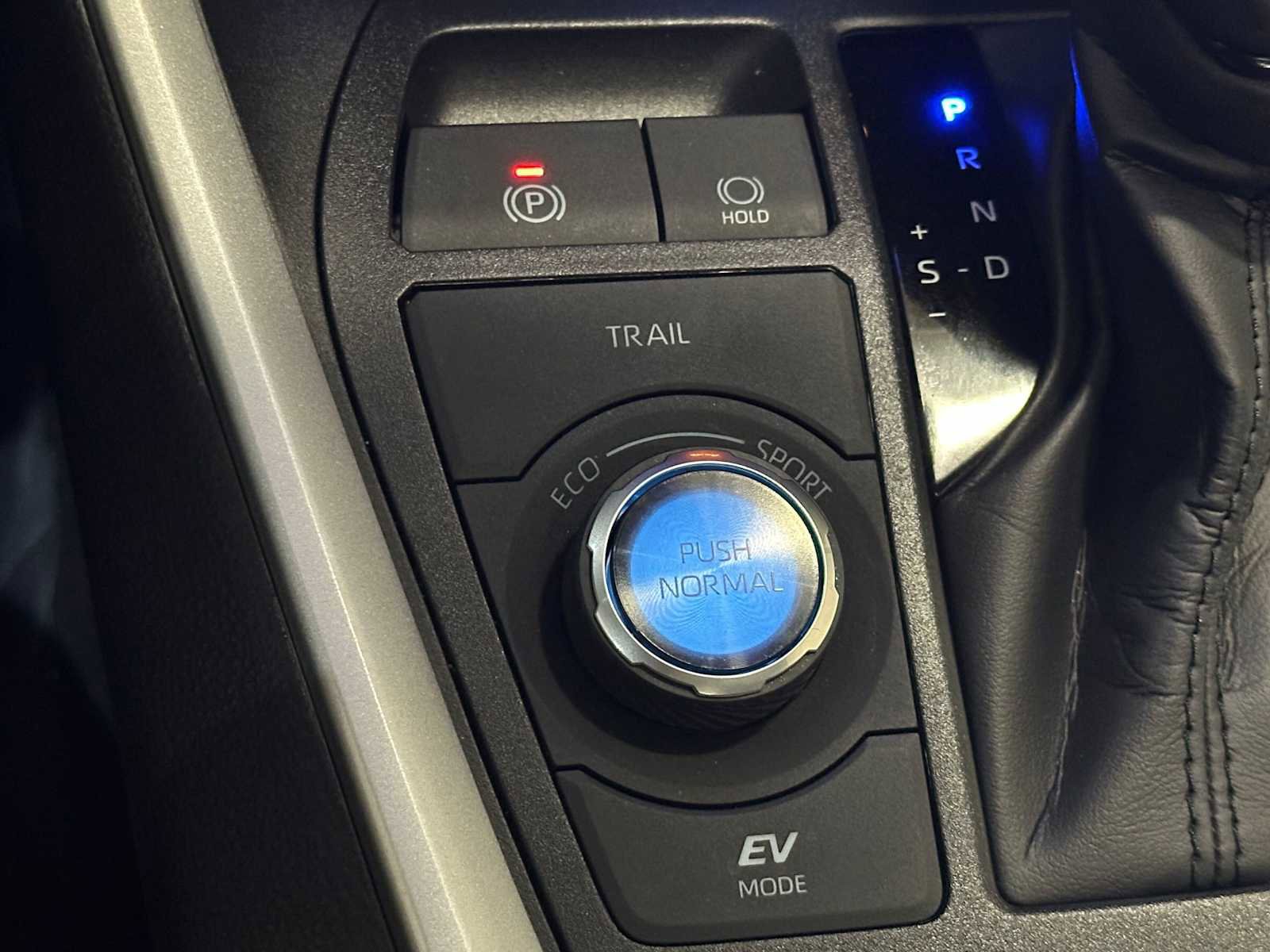 Certified 2025 Toyota RAV4 XSE image 17