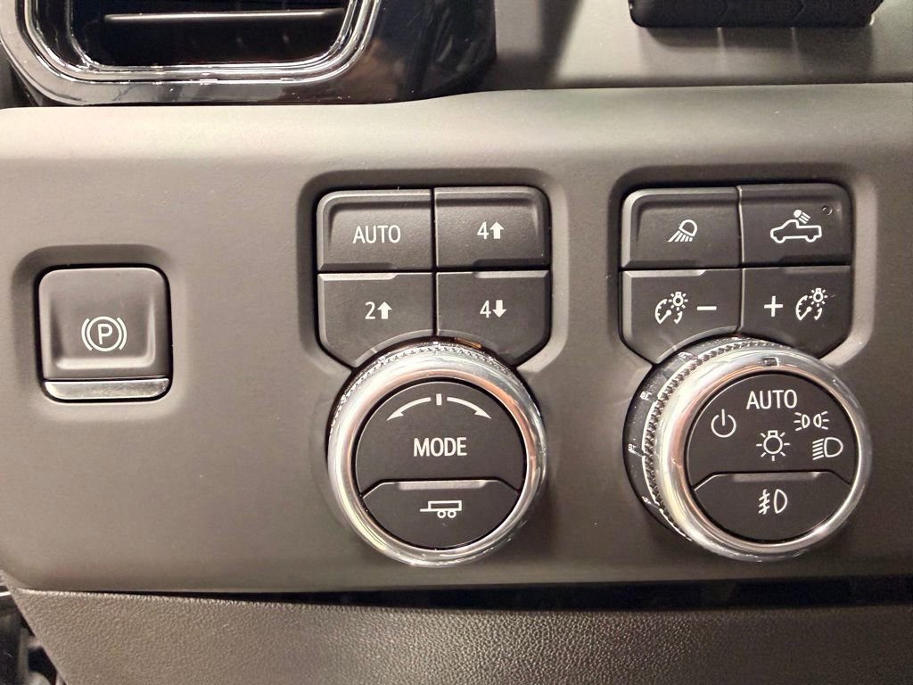 Used 2025 GMC Sierra 1500 AT4X image 27