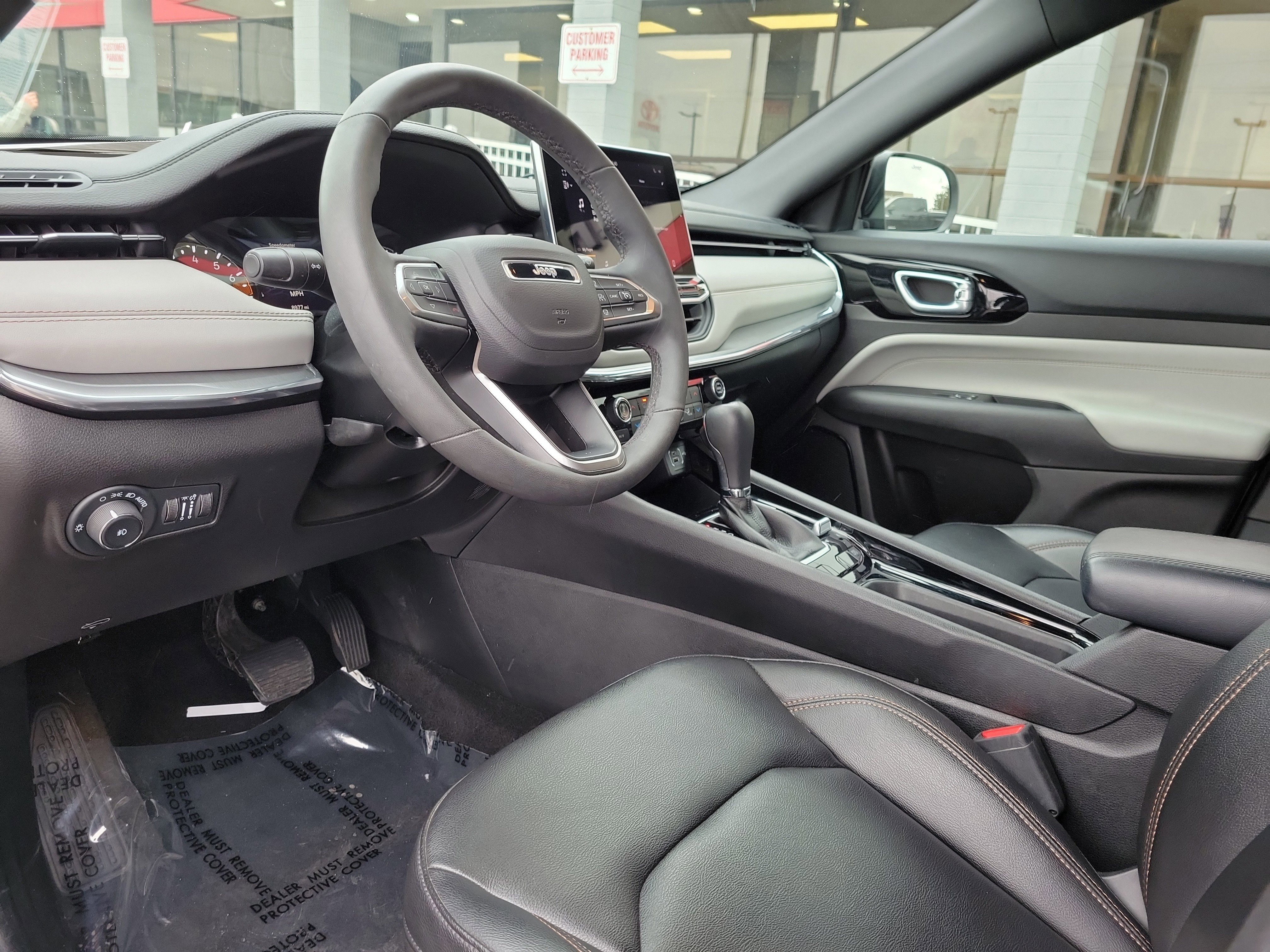 Used 2024 Jeep Compass Limited image 19