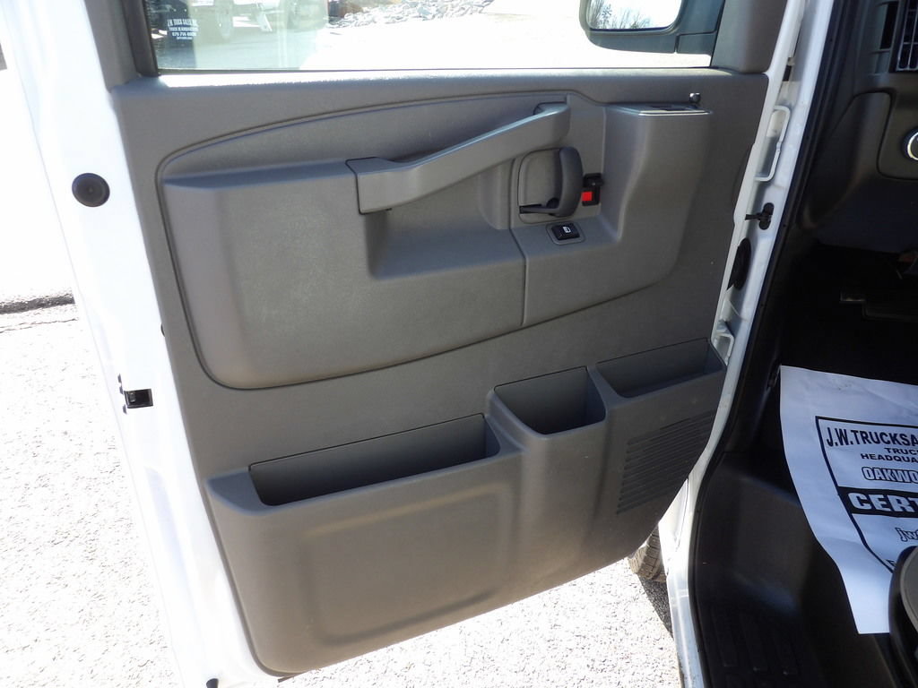 Used 2024 Chevrolet Express 3500 LS RWD image 14
