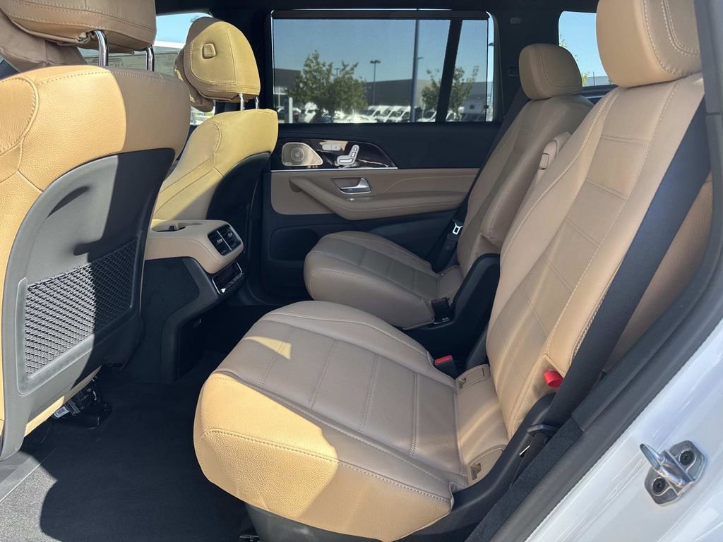 New 2026 Mercedes-Benz GLS 580 4MATIC image 14