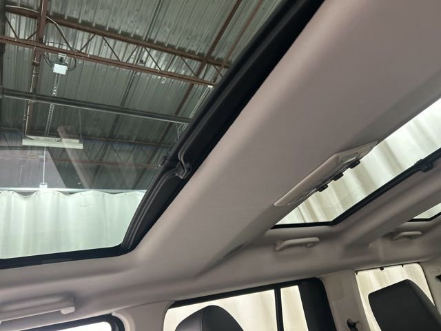 Used 2016 Land Rover LR4 AWD/4WD image 20
