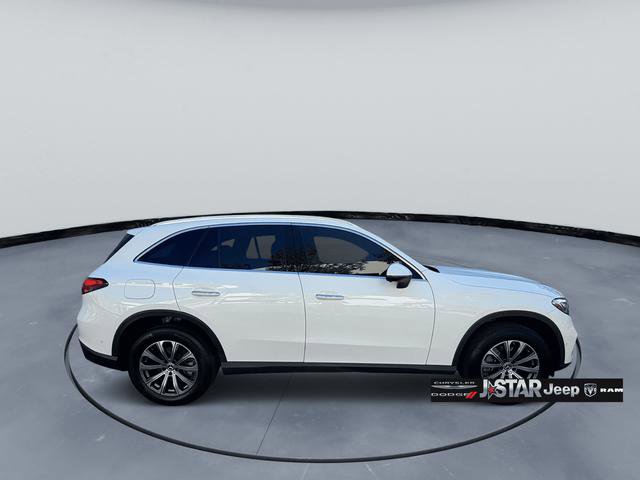 Used 2024 Mercedes-Benz GLC 300 image 3