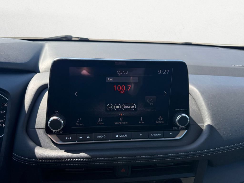Used 2024 Nissan Rogue S FWD image 21