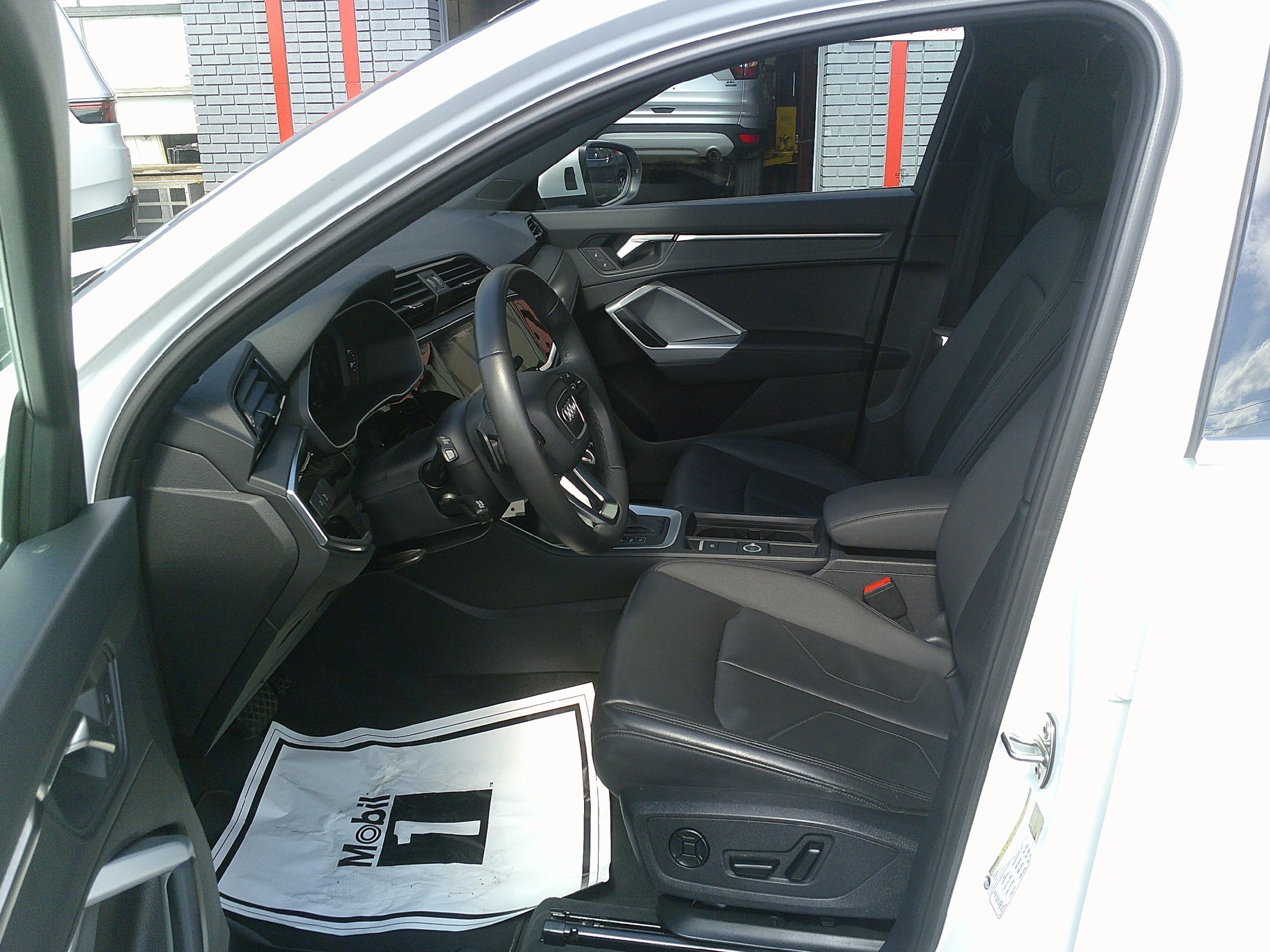 Used 2025 Audi Q3 2.0T Premium AWD/4WD image 19