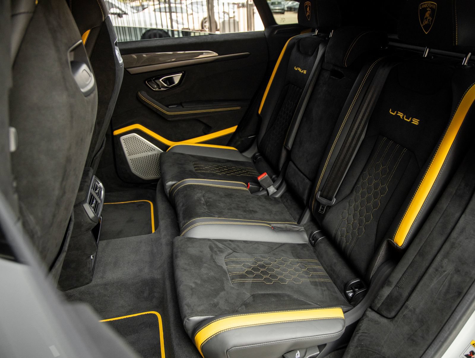 Used 2024 Lamborghini Urus Performante AWD/4WD image 44